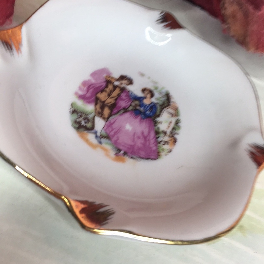 Vintage MCM Porcelain   Fragonard’s Courting Couple  Ashtray Trinket Dish - Picture 7 of 9